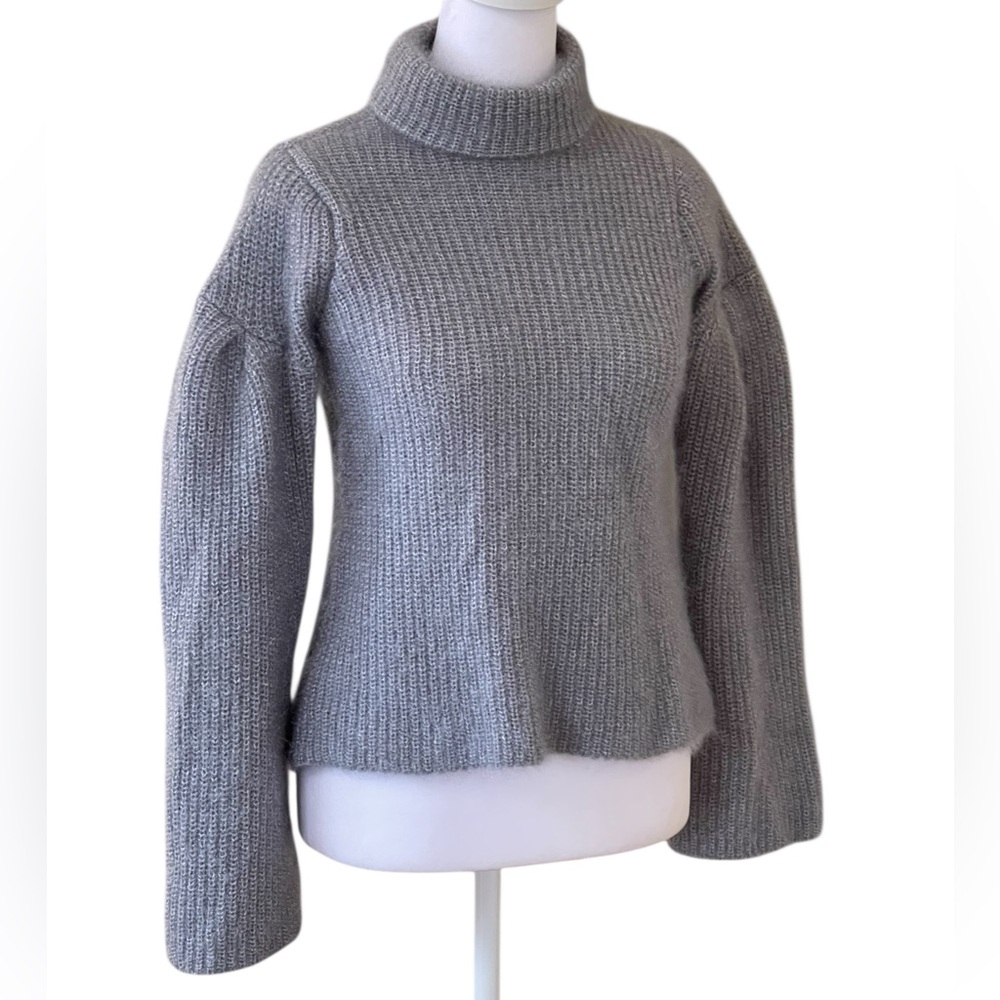 Romeo & Juliet Couture Gray Turtleneck Sweater Sz S Shimmer Ribbed Knit